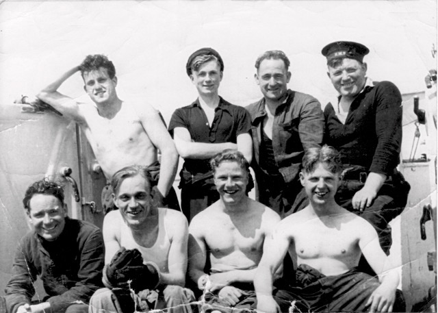 The crew of A Gun on HMS Wolsey